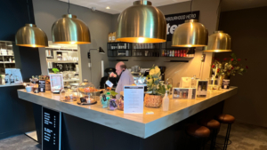 bardisken på malmö eatery har tjockare bänkskiva.
