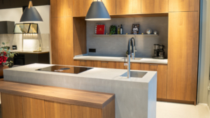 Köksbänk med inbyggd vask i corian kompositmaterial AshConcrete.